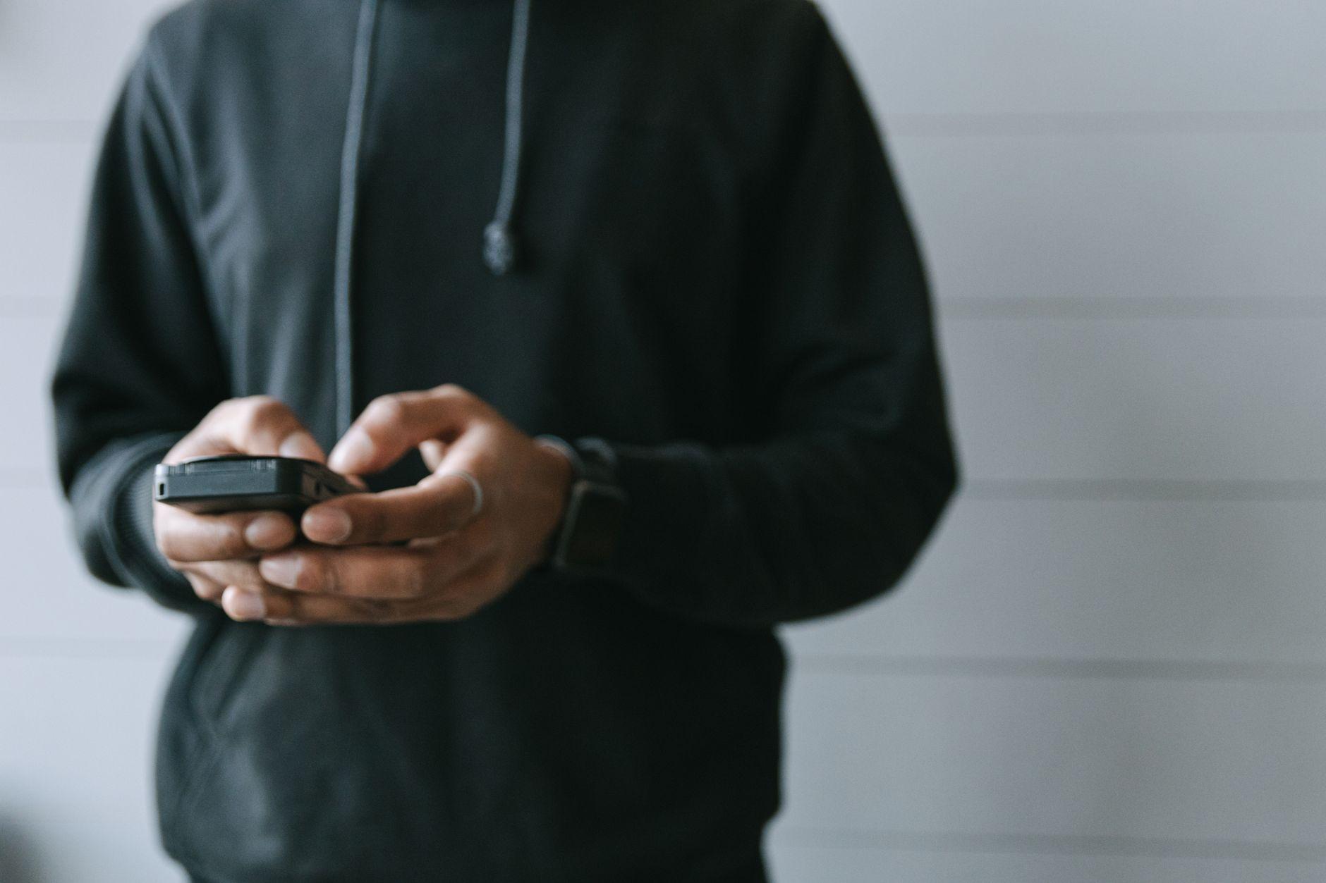 L'era della messaggistica agentica: quando l'IA trasforma i tuoi SMS e RCS nel 2026