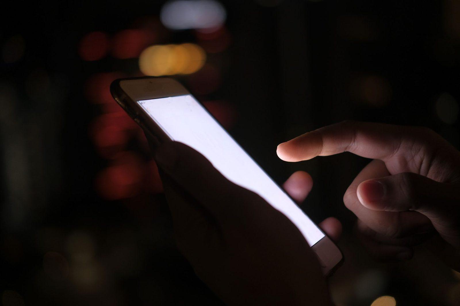Overal je nummer achterlaten: waarom je mobiel zoveel frauduleuze sms'jes ontvangt (en hoe je dat omkeert)